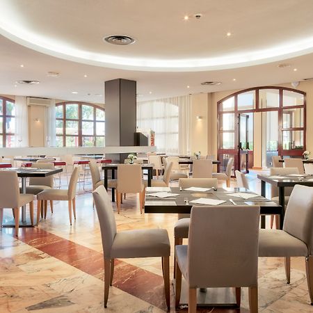 Hotel Ilunion Golf Badajoz Exterior foto