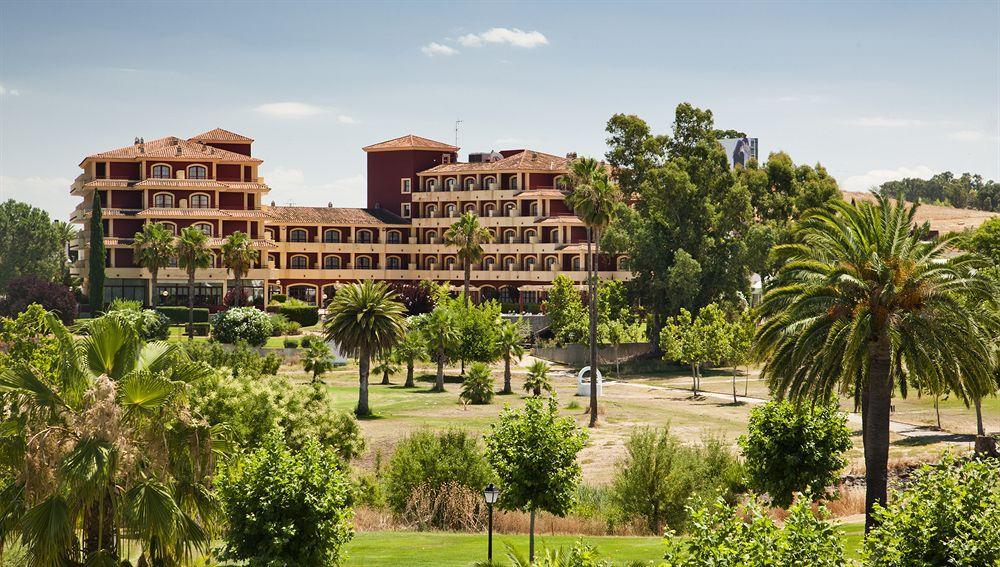 Hotel Ilunion Golf Badajoz Exterior foto