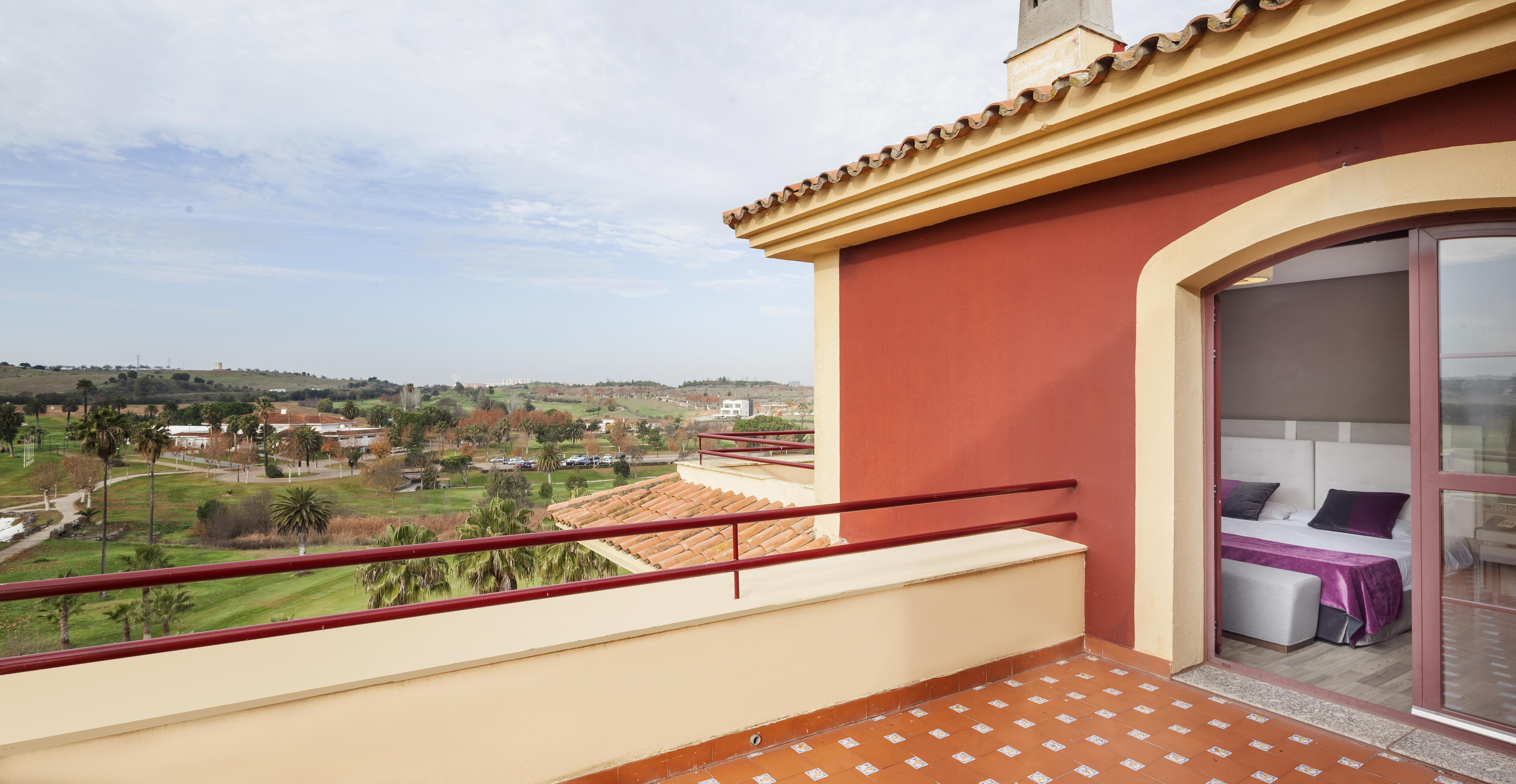 Hotel Ilunion Golf Badajoz Exterior foto