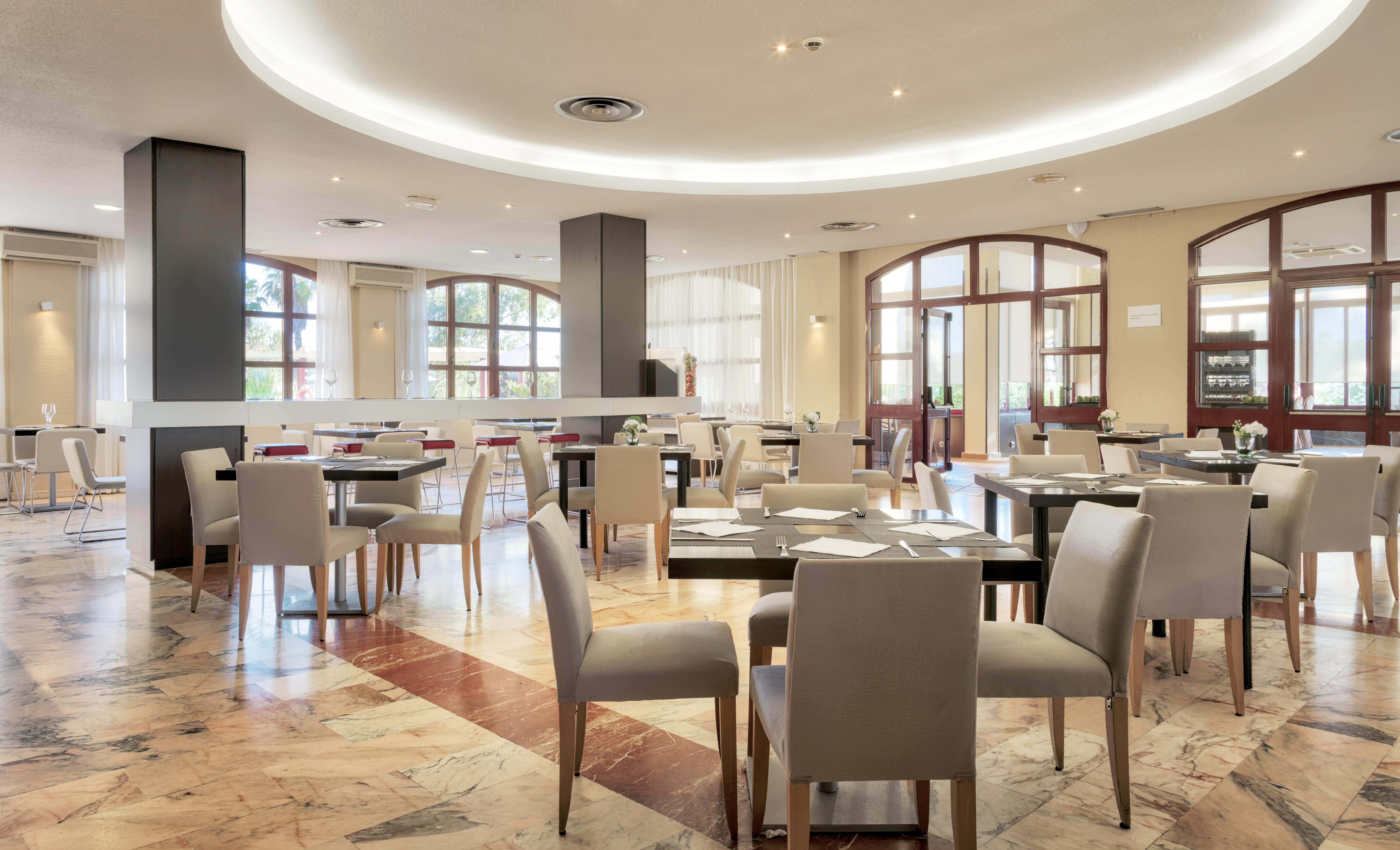 Hotel Ilunion Golf Badajoz Exterior foto
