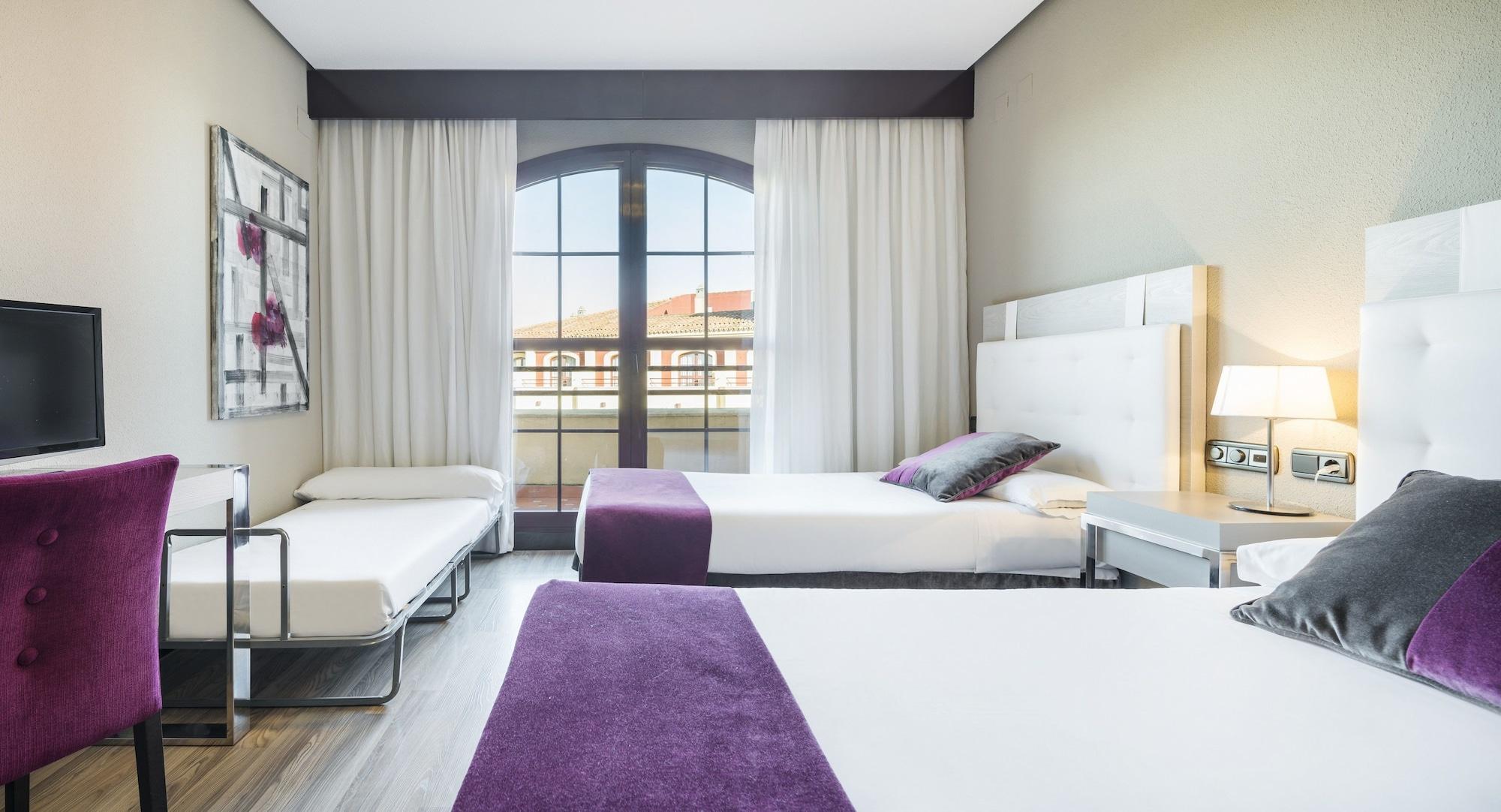 Hotel Ilunion Golf Badajoz Exterior foto