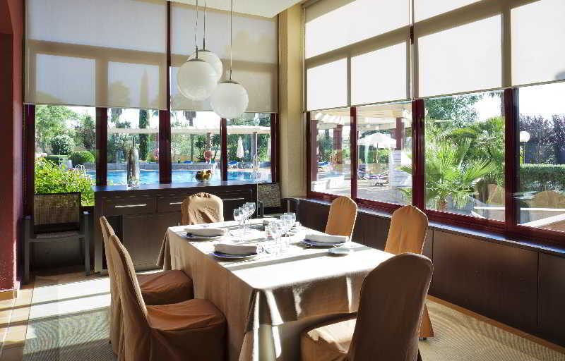 Hotel Ilunion Golf Badajoz Exterior foto